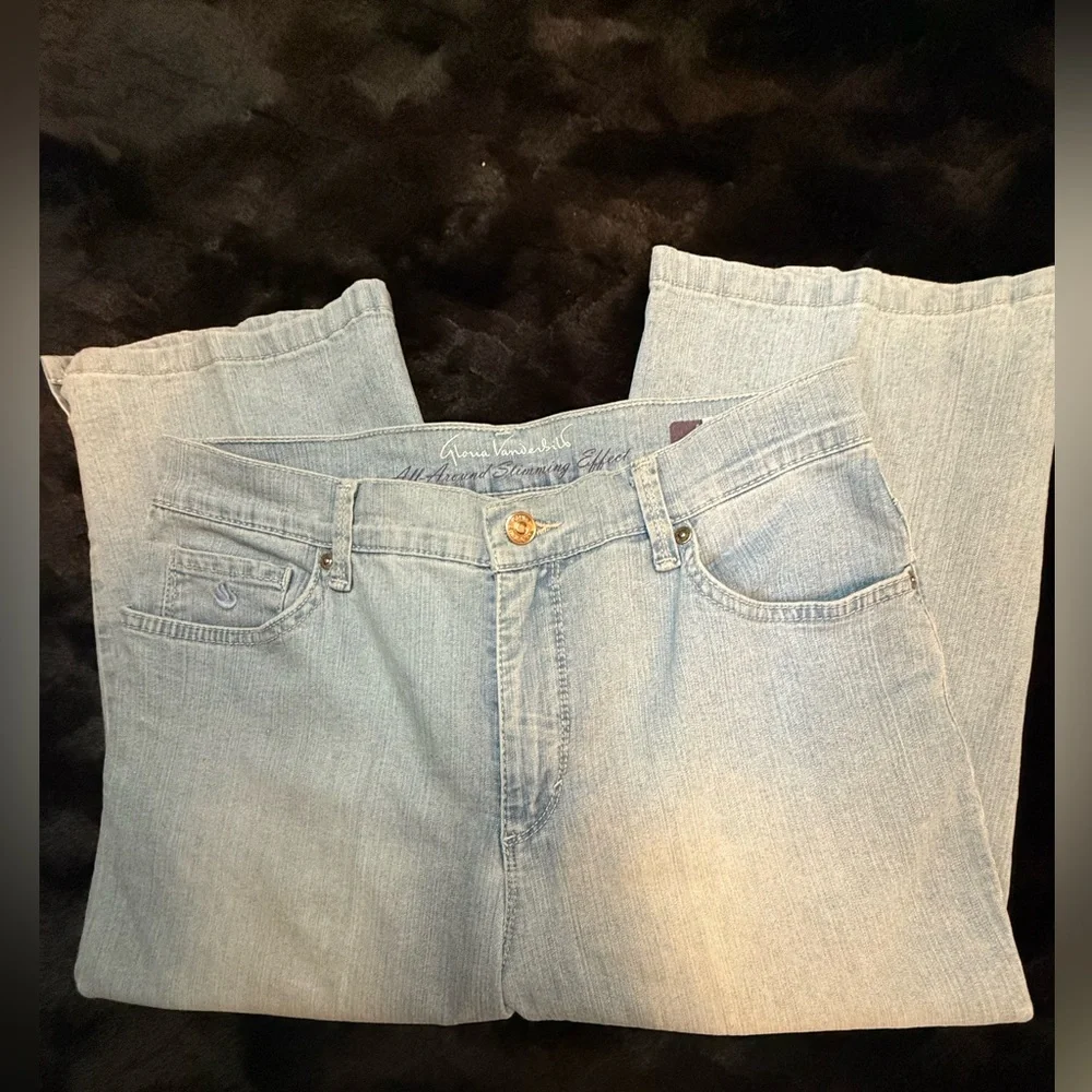 EUC Gloria Vanderbilt Amanda All-Around Slimming Effect Embellished Crop Jeans - Picture 9 of 9